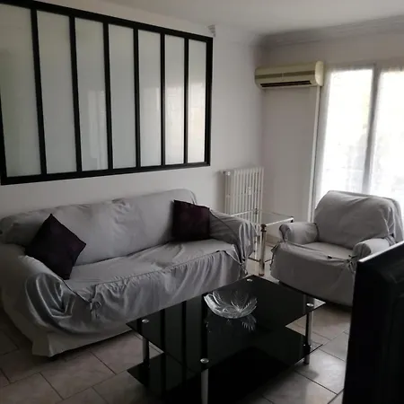 3-room Near Old Antibes, Sea View, 54m2, 3 Pieces 公寓