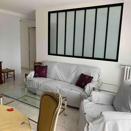 Apartmán 3-room Near Old Antibes, Sea View, 54m2, 3 Pieces *