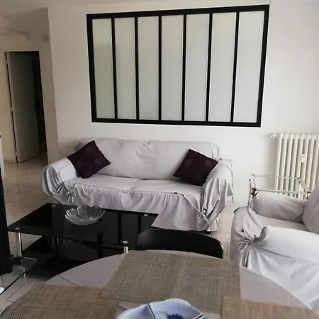 Apartmán 3-room Near Old Antibes, Sea View, 54m2, 3 Pieces Antibes