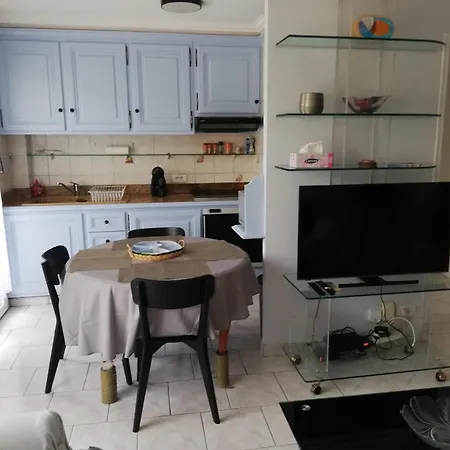 Apartmán 3-room Near Old Antibes, Sea View, 54m2, 3 Pieces *
