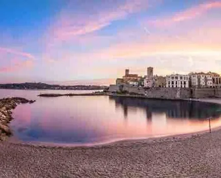 3-room Near Old Antibes, Sea View, 54m2, 3 Pieces Apartmán