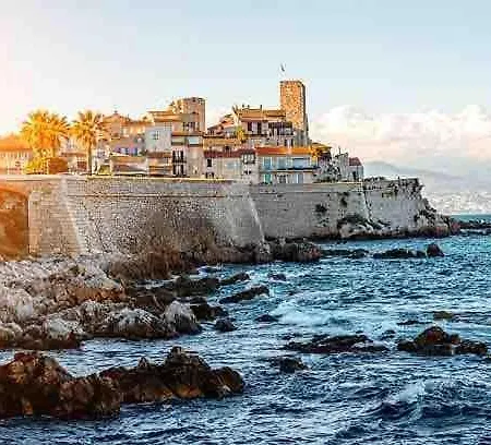 3-room Near Old Antibes, Sea View, 54m2, 3 Pieces Apartmán Antibes