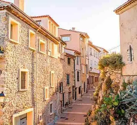 3-room Near Old Antibes, Sea View, 54m2, 3 Pieces *