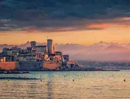 Apartmán 3-room Near Old Antibes, Sea View, 54m2, 3 Pieces Antibes